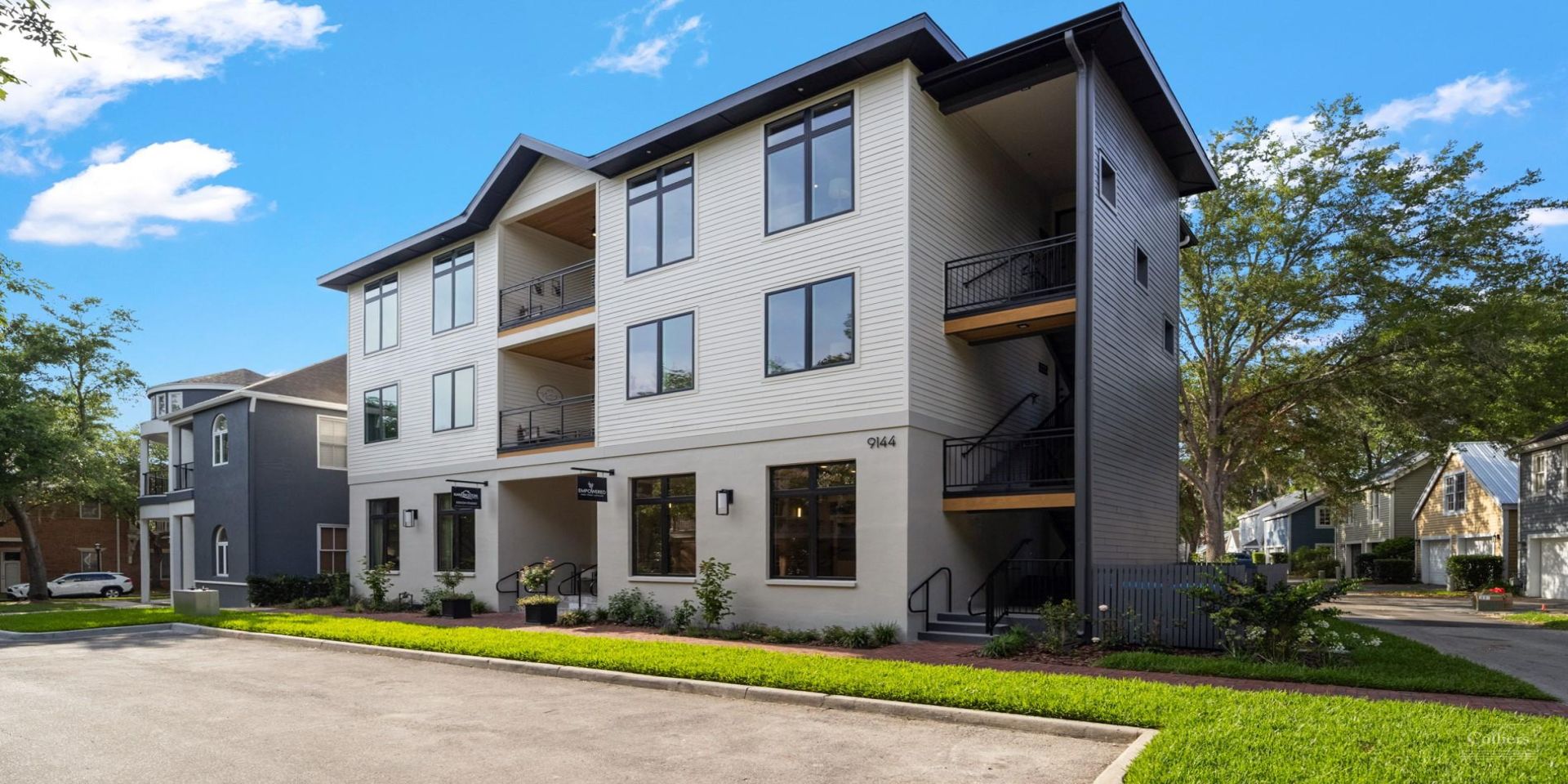 Bella Casa de tres pisos